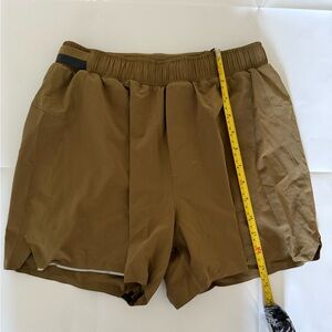 Lululemon XS men’s lined running shorts 4” inseam. Butternut brown color.